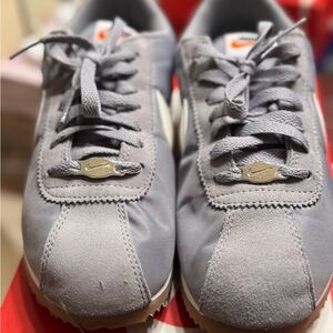Nike Classic Gray Sneakers